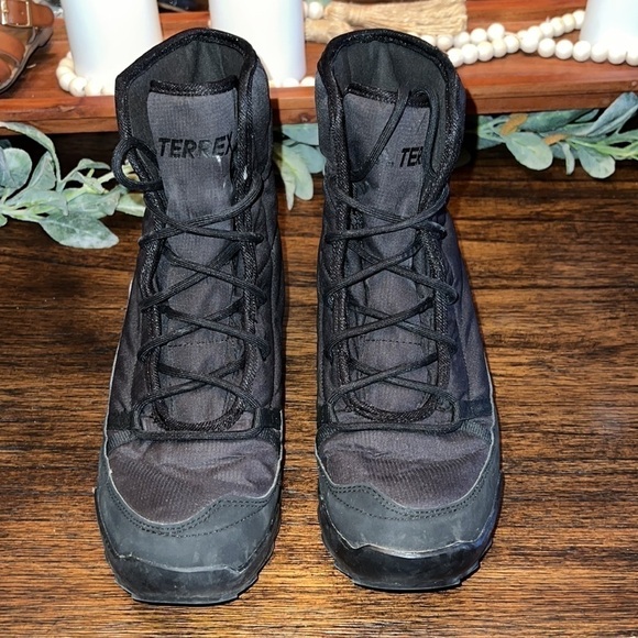 Wmns Terrex Choleah Padded Climaproof | color Core Black | size 7.5 - Picture 6 of 10